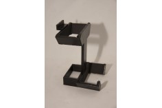 Detalhe do suporte duplo Shelf2000 com design escalonado para lama