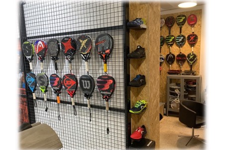 Soporte palas de padel para mall.