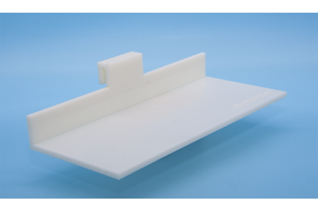 Étagère pour chaussures sur panneau grillagé