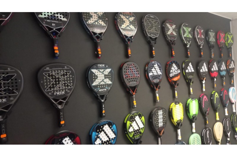 Suporte de ABS preto resistente para exposição de raquetes de padel