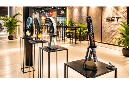 Suporte Vertical para Raquetes de Padel | Shelf2000